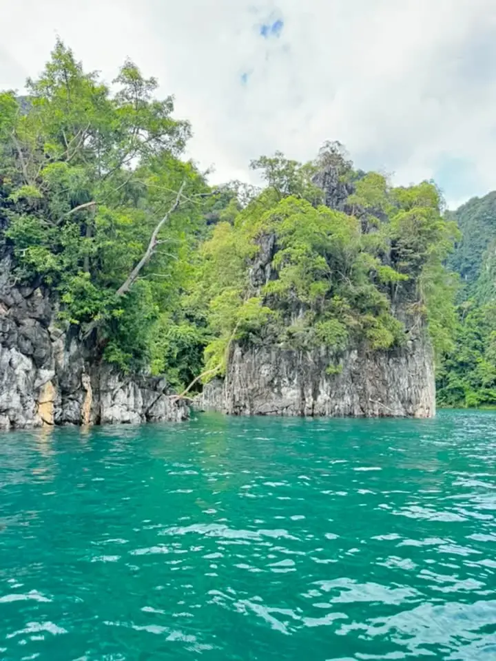 The shores of Cheow Lan Lake