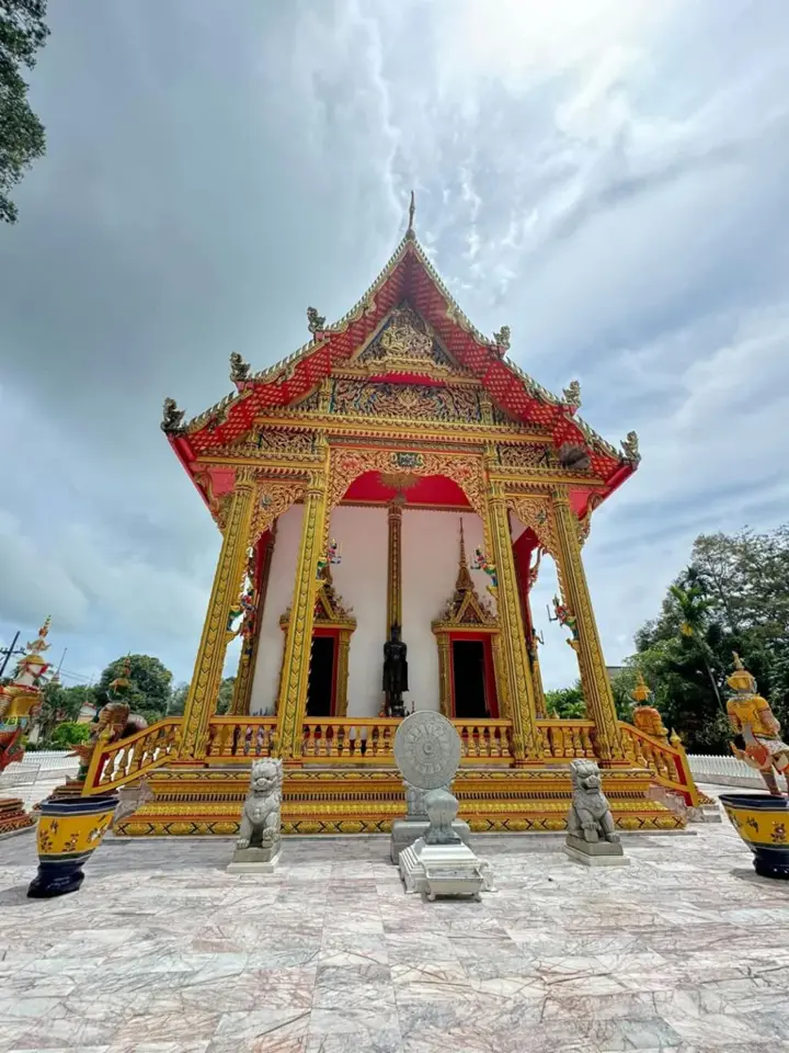 Temple visit near Khao Lak