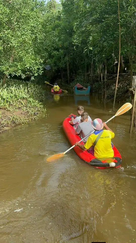 Little Amazon – paddling along the canal